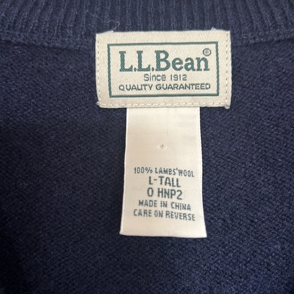 L.L. Bean Classic Lamb's Wool Navy Blue Diamond Pattern V-Neck Sweater L Tall - Picture 3 of 6